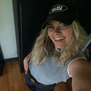 Meet your Posher, Anya